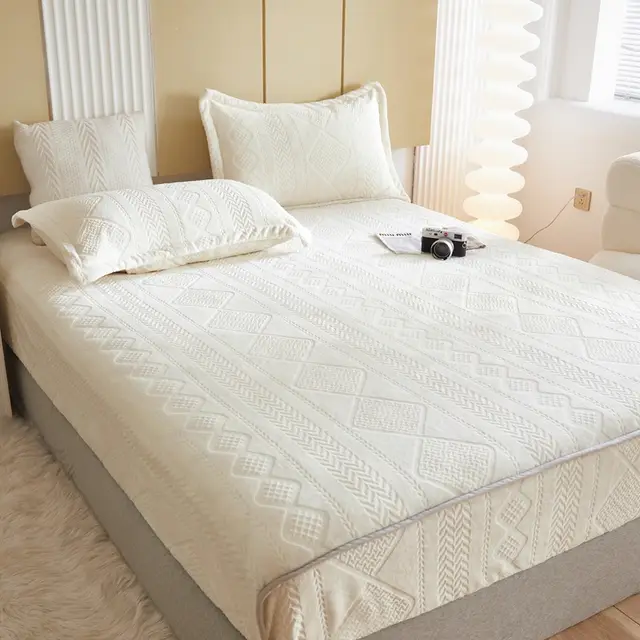 Milk Fiber Fitted Sheet Simmons Special Coral Flannel Fleece Thickened Bedspread - White