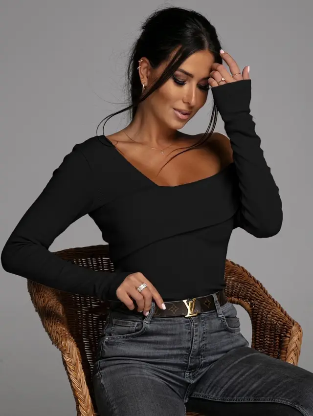 Fashion Women's Wear Slim fit Solid Color T shirt Black - Shop at LoveMi