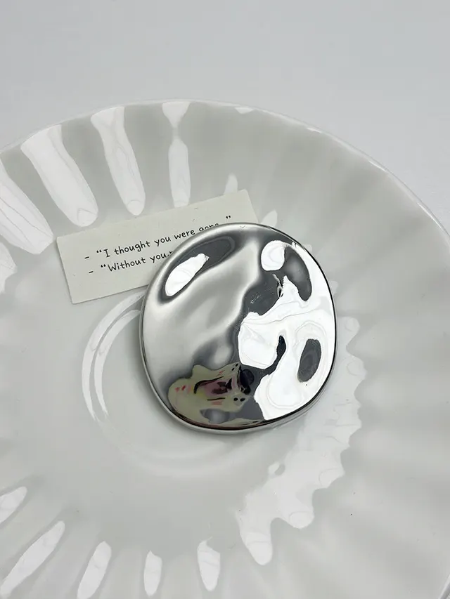 Simple Streamline Irregular Round Brooch French Retro Geometric High end Suit Coat Sweater Pin Female Fashion Silver Brooch - Shop at LoveMi