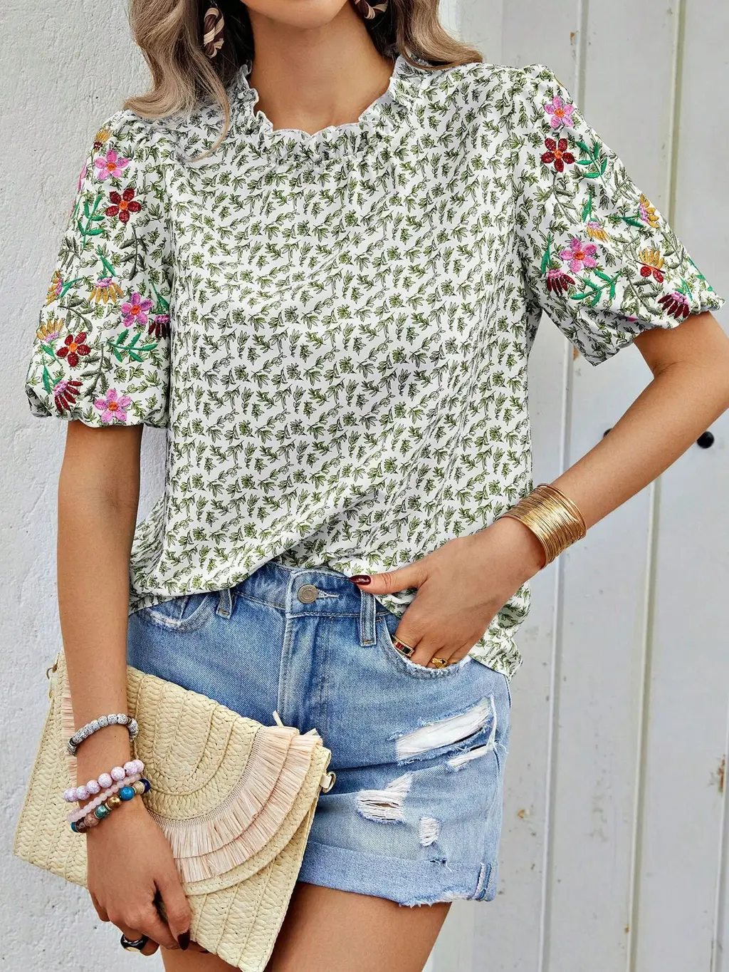 Embroidered Printed Buckle Wave Turtleneck Short Color Matching Top - Green