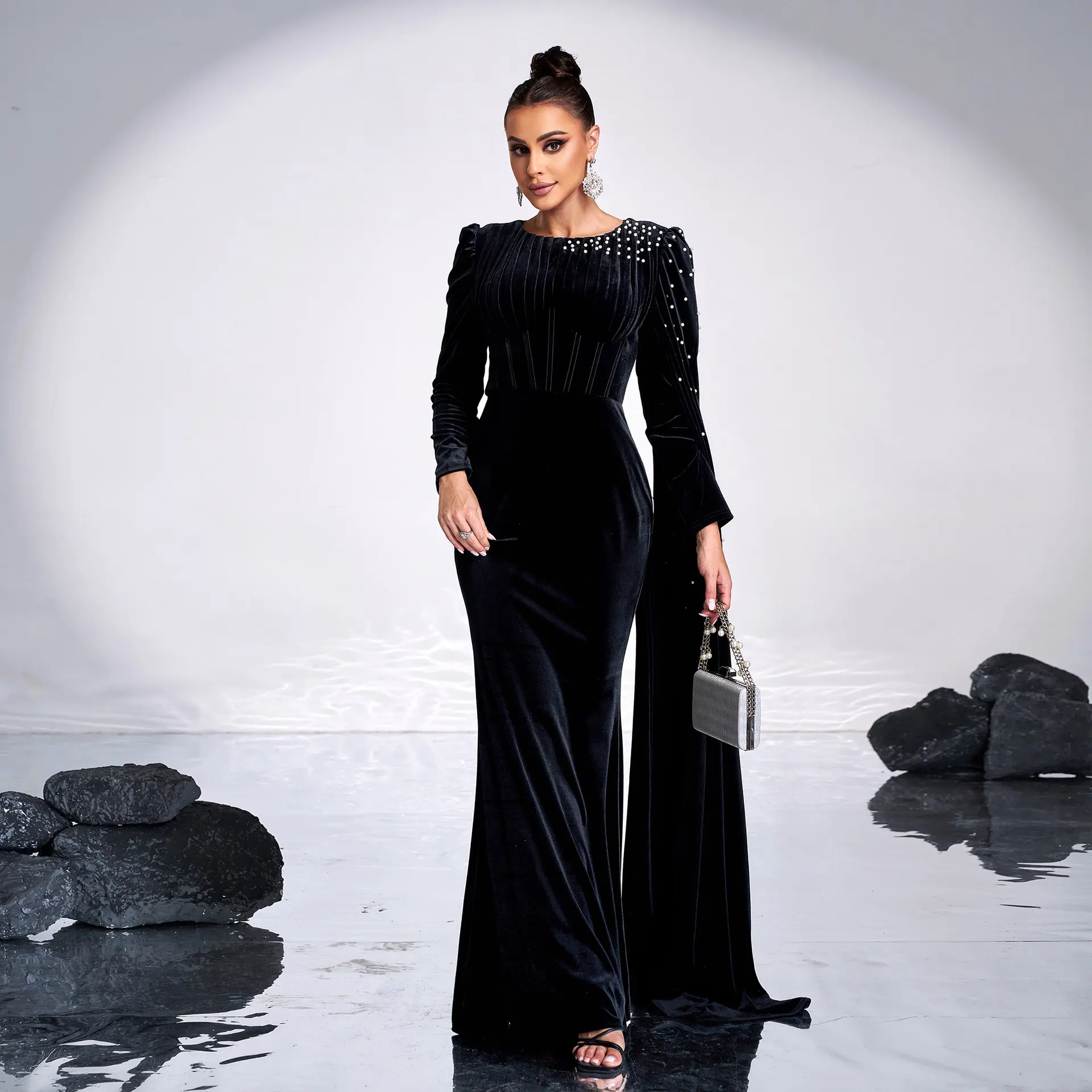 Velvet Round Neck Long Sleeve Rhinestone Evening Dress - Black