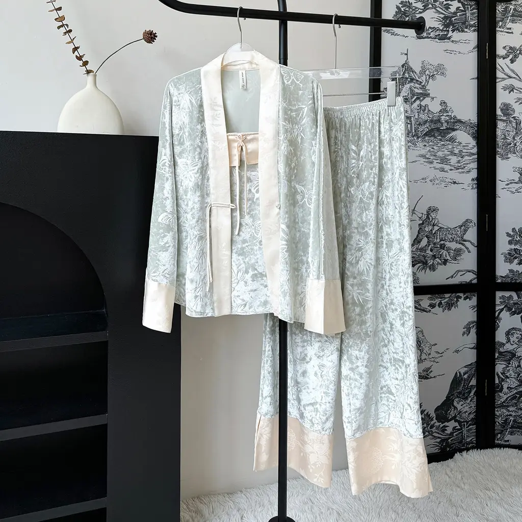 Women's Fall Long Sleeve With Chest Pad Gold Velvet Pajamas Three-piece Set - Light Green