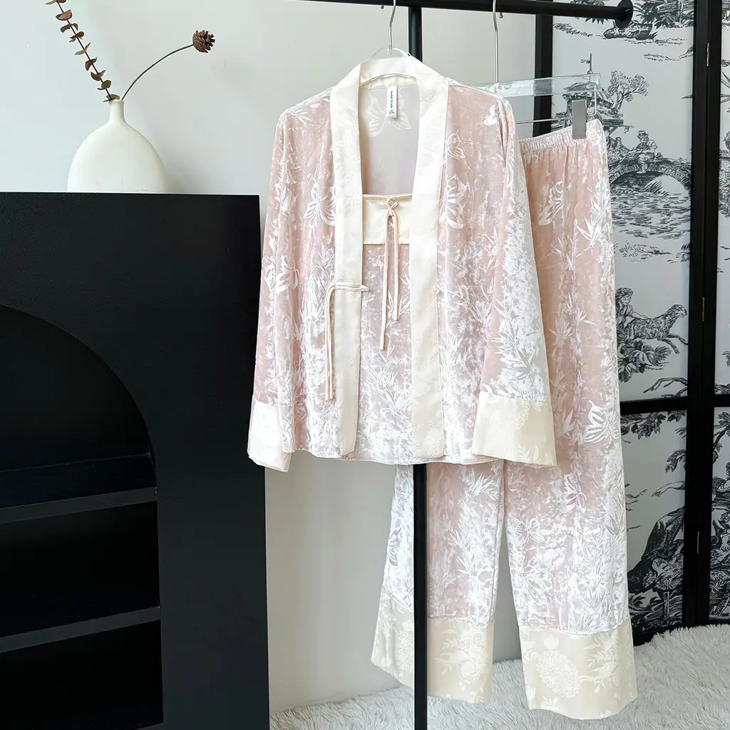 Women's Fall Long Sleeve With Chest Pad Gold Velvet Pajamas Three-piece Set - Pink