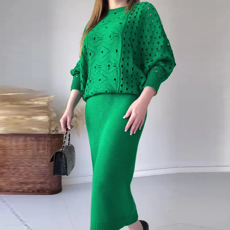 Autumn New Solid Color Hollow Round Neck Top Casual Knitted Skirt Suit - Green - View 1