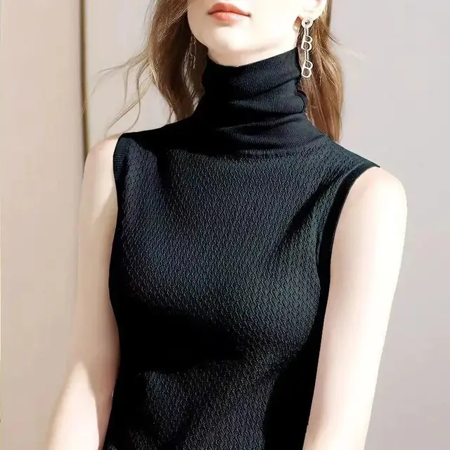 Short, Long sleeved Slimming With A Soft, Waxy Knit Base Black - Shop at LoveMi