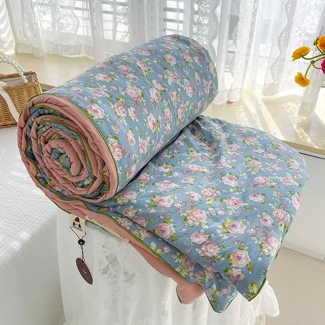Class A Double layer Yarn Soybean Quilt Four Seasons Rose Garden - Shop at LoveMi