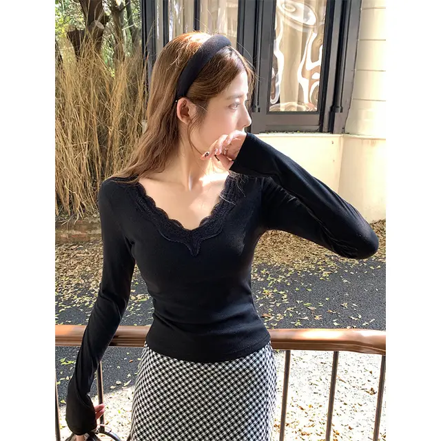 Sweet And Spicy Slim Fit Slimming And Short V neck Long Sleeve Top Black - Shop at LoveMi