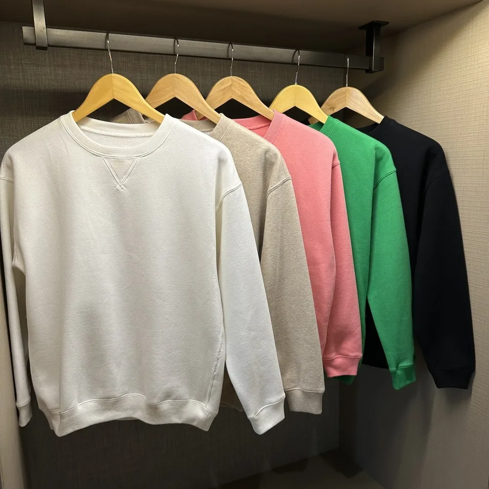 Winter Can Be Matched With A Set Of Brushed Warm Skin-friendly Sweat-absorbent Breathable Fleece-lined Sweatshirt And Sweatpants - White