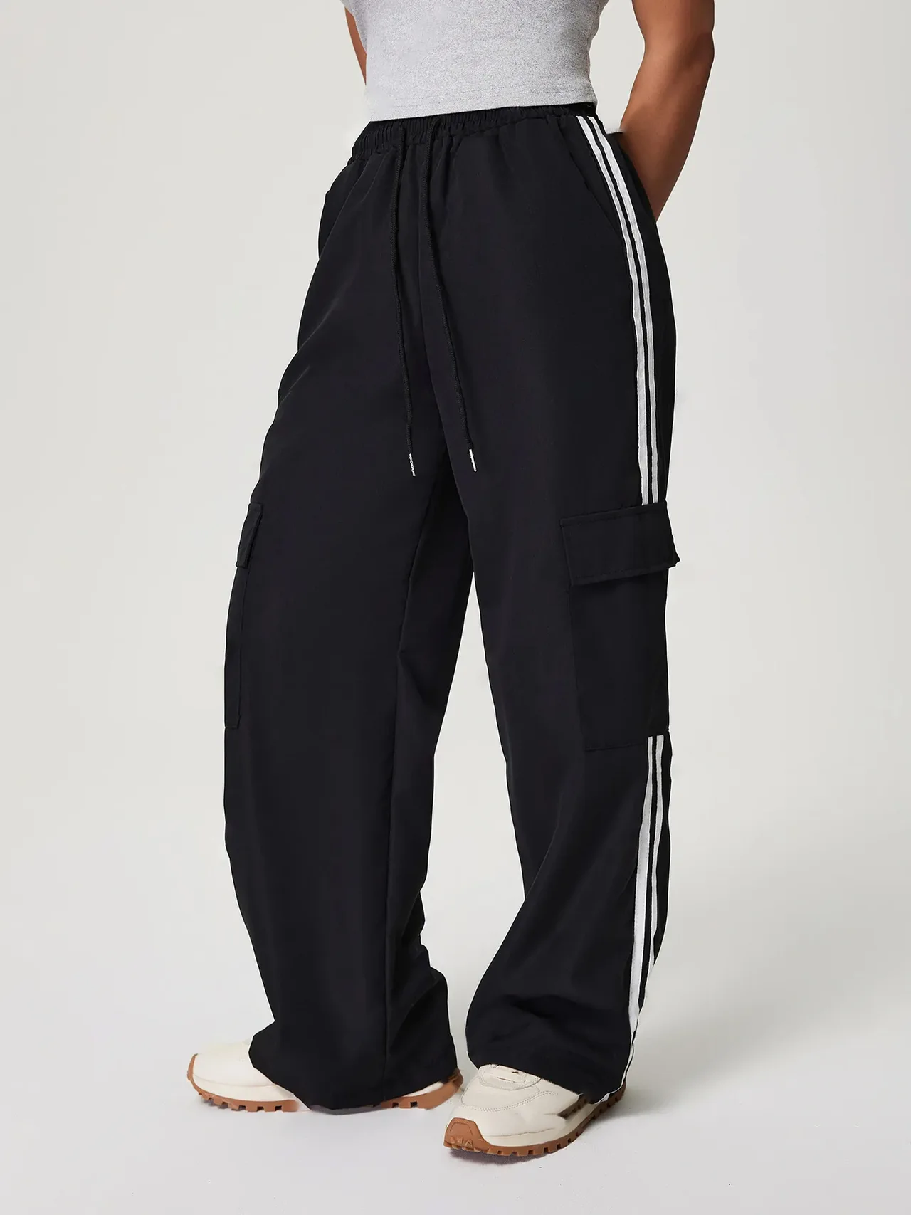 Striped Elastic Waist Drawstring Sports Loose Trousers - Black