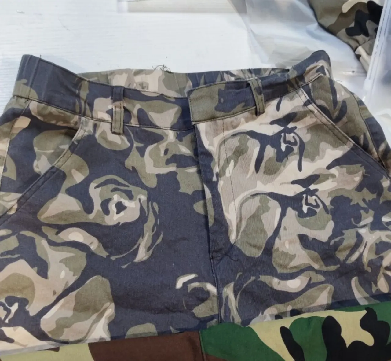 Washed Camouflage Printing Paste Bag Stitching Tooling Shorts - Color - View 1