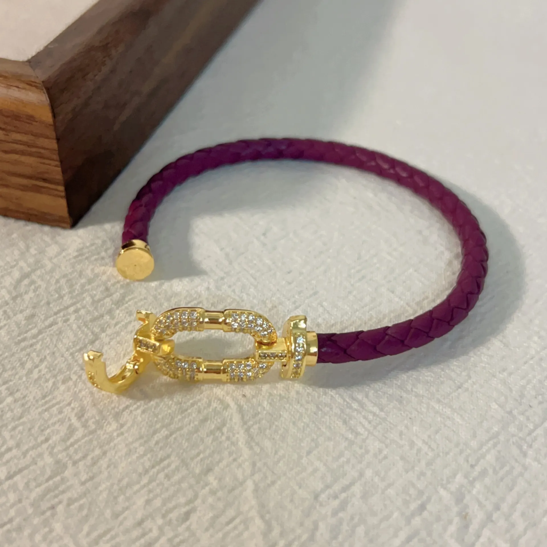 18K Gold Copper Micro-inlaid Vachette Clasp Red Rope Bracelet - Purple