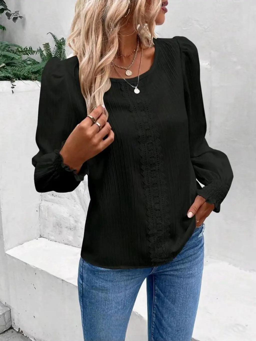 Women's Round Neck Lace Trim Versatile Slimming Top - Black