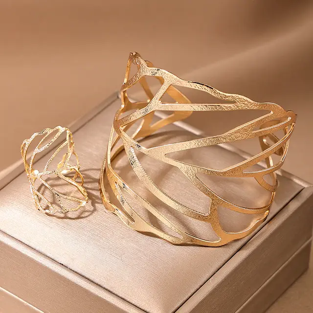Creative Metal Design Sense Hollow Leaves Opening Ring Bracelet Suit Golden - Shop at LoveMi