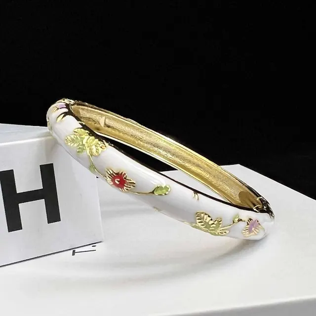 Museum Enamel Fine Floral Bracelet Moon White - Shop at LoveMi