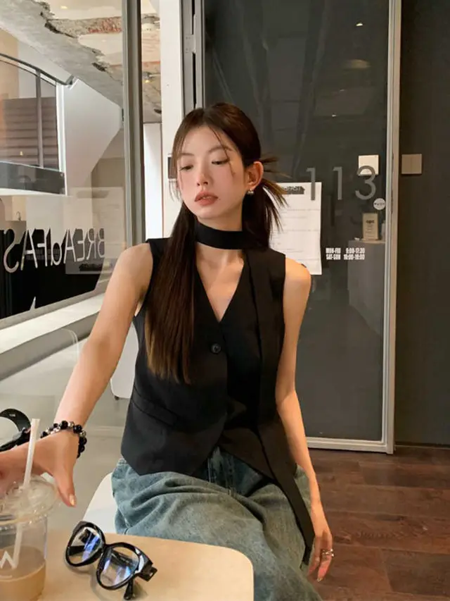 Slimming V neckline Black All matching Sleeveless Top Black - Shop at LoveMi