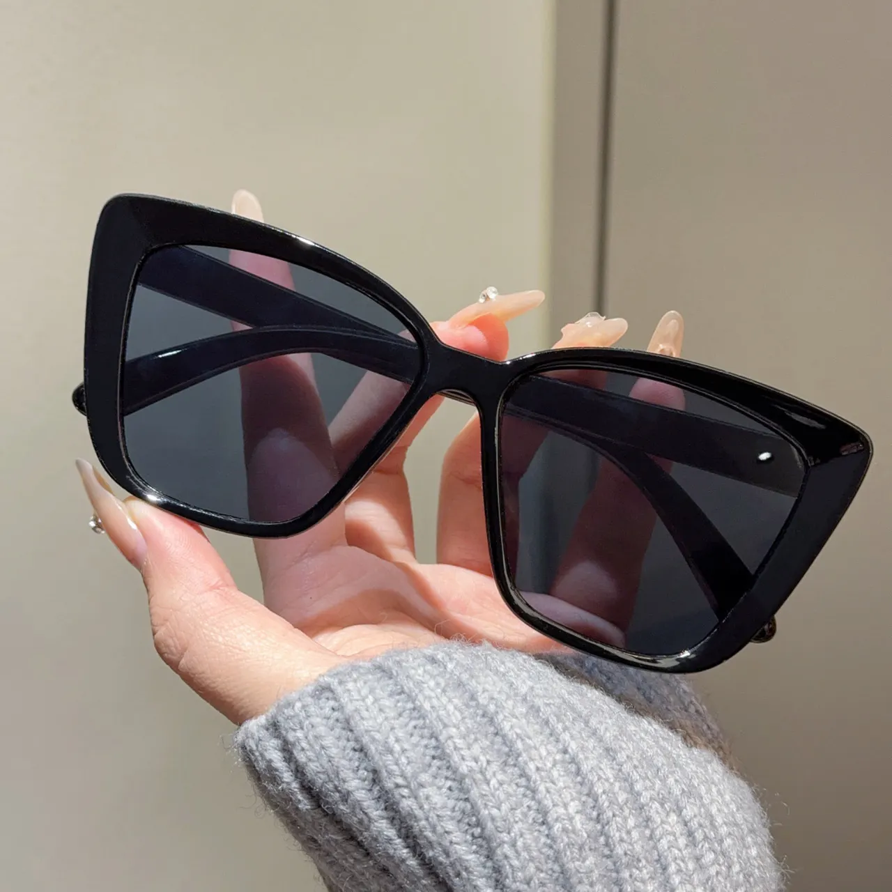 Versatile Slimming High-grade Sunglasses Large Frame Plain Glasses - Black Frame Gray Piece