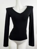 V Black