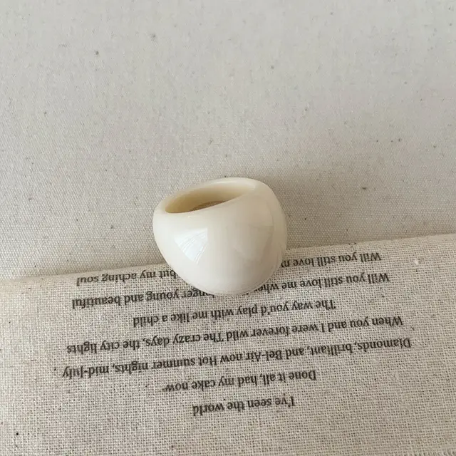 Women's Stylish Retro Minimalism Niche Resin Bracelet Ring Milky White Ring - Shop at LoveMi