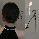 Black Crescent Tassel Hairpin