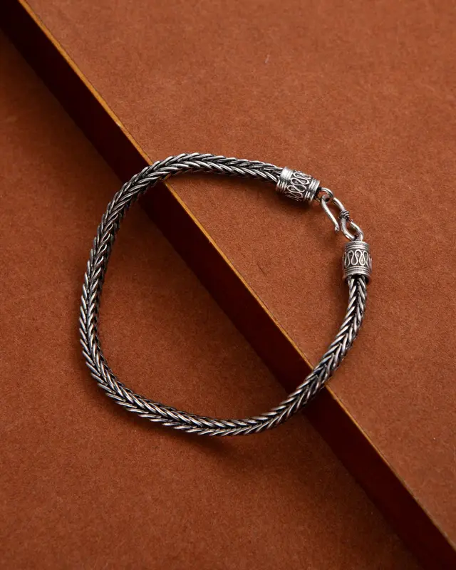 European And American Fashion Retro Punk Skull Bracelet L127 - Shop at LoveMi
