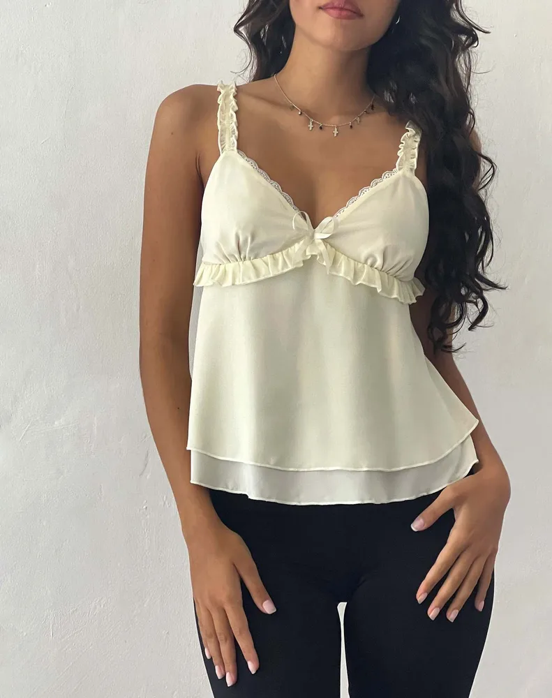Chiffon Stitching Lace Pleating Sling Top - Apricot - View 1