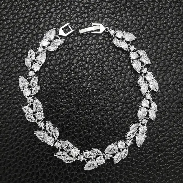 High end Jewelry Bracelet Women's Non fading Niche High end Design Irregular White - Shop at LoveMi