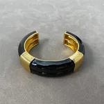 Black Double Layers B15