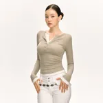 Henry Collar Slim-fit Knitted False Two Pieces Long-sleeved T-shirt - Milk Tea Color