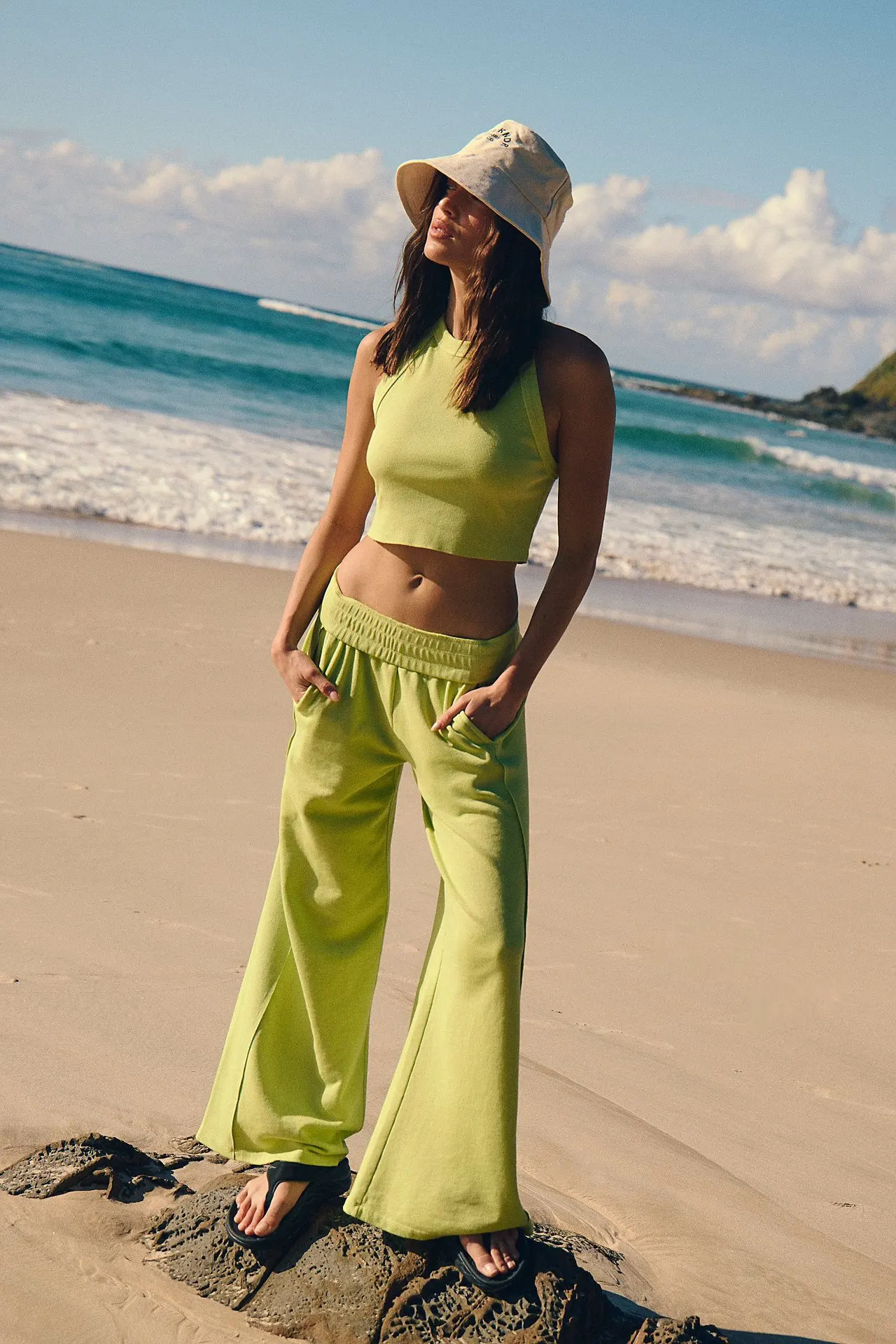 Fashion Casual Women's Solid Color High-elastic Body Shaping Short Sleeve Wide Leg Pants Suit - Fluorescent Green - View 1