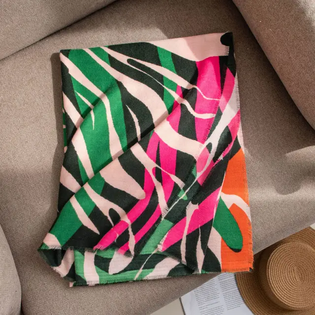All match Atmosphere High Sense Neck Shawl Cross border 1 Green Rippled - Shop at LoveMi