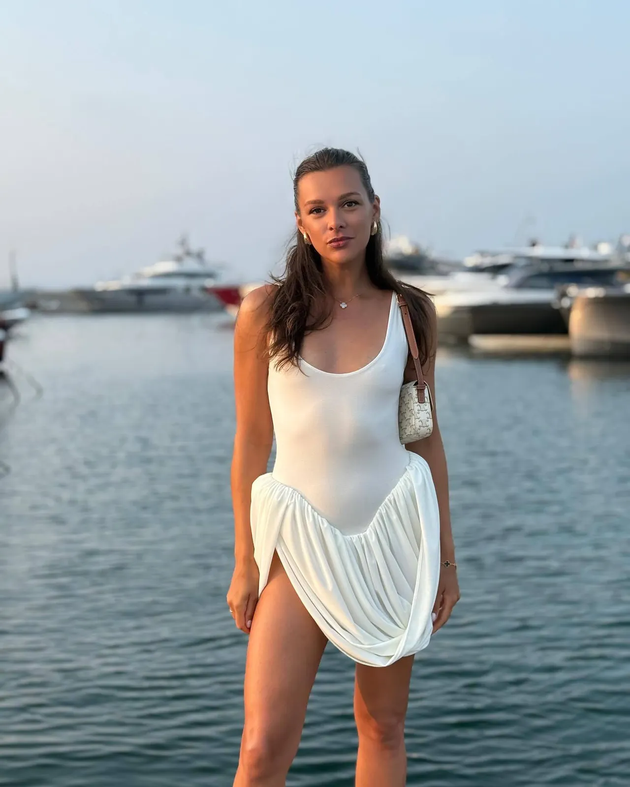 U-shaped Collar High Slit Pleated Backless Dress - Design Sense Short Skirt White - View 1