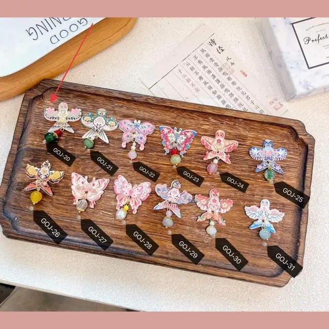 Fly The Butterfly Pendant Tassel Brooch Badge Goj20 Brooch - Shop at LoveMi