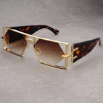 Golden Frame Gradually Dried