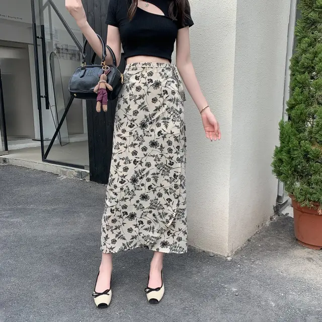 Real Shot Sun proof Floral Skirt With Various Colors 8547 White Sketch Flower - Shop at LoveMi