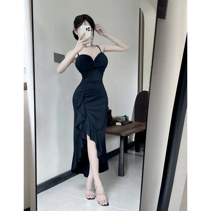 Sexy Long Spaghetti-strap Ruffle Bottoming Skinny Dress - Black