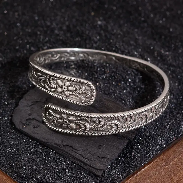 Fashion Retro Embossed Tang Grass Pattern Flower Bracelet For Women Sl0344 Ancient Silver - Shop at LoveMi