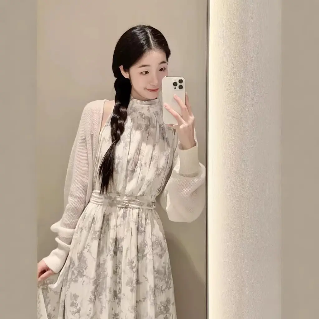 Retro Sleeveless Halter Fitted Waist Vest Dress - Ivory White - View 1