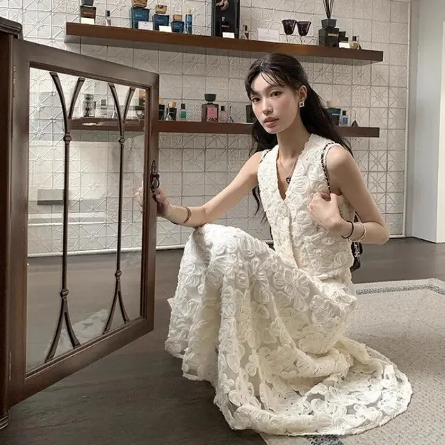 Fushan Tea Flower Vest Short And Long Skirt French Style Temperament Design Sense Suit Outfit Top Skirt - Shop at LoveMi