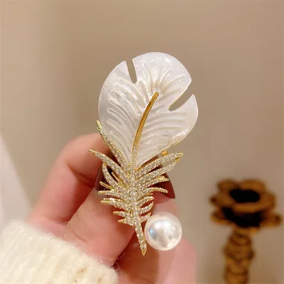 New Alloy Brooch High Sense Niche High end Pin Coat Suit High end All match Corsage Feather Flat - Shop at LoveMi