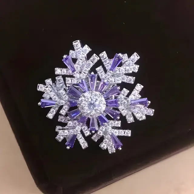 Luxury Good Luck Comes Brooch High end Women's Exquisite Spinning Snowflake Pin Niche Design Corsage Purple - Shop at LoveMi