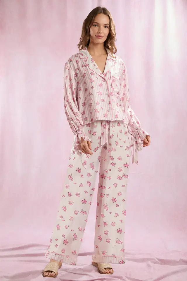 Silk like Printed Floral Long sleeved Lapel Pajamas Suit Pink - Shop at LoveMi