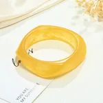 23 Yellow 44