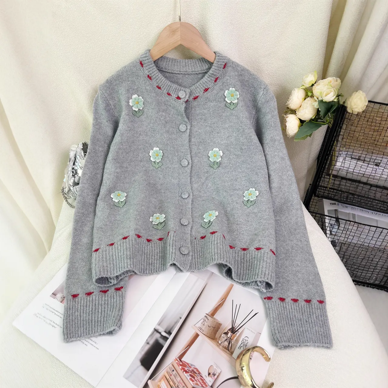 Women's Patchwork Flower Knitted Cardigan Round Neck Casual Sweater - Gray