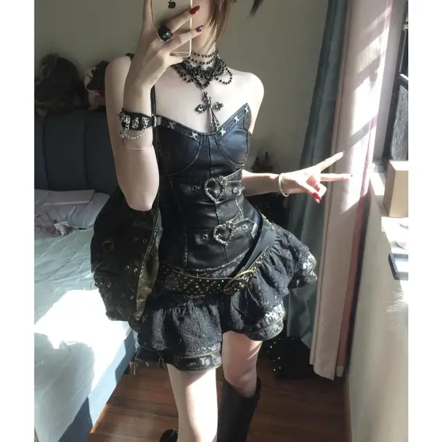 Retro Dark Punk Waist Tube Top Slimming Puffy Skirt Outfit Black - Shop at LoveMi