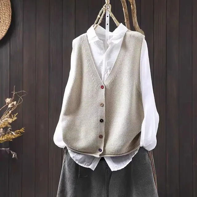 Spring And Autumn Outer Wear Solid Color And V-neck Color Buckle Knitted Cardigan Vest Vest For Women - Beige