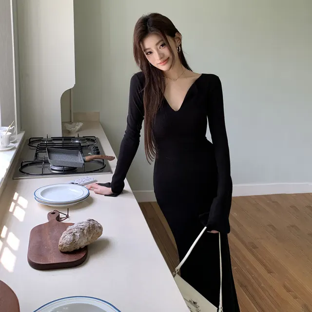 High Sense Temperament Long Sleeve V neck Slim Fit Waist controlled Base Fishtail Dress Black - Shop at LoveMi