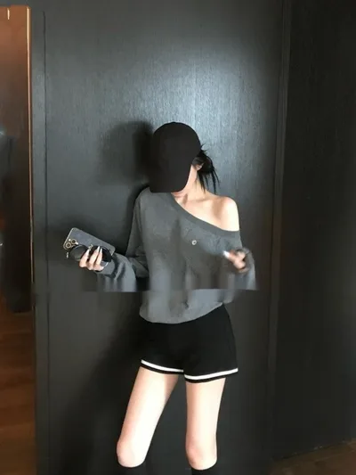 Off the shoulder Small Icon Loose Pullover Sweatershirt Dark Gray - Shop at LoveMi
