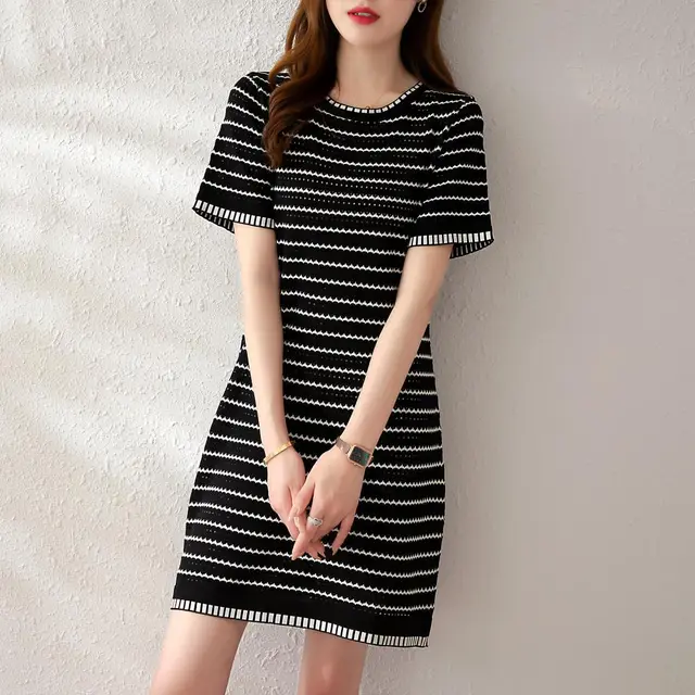 Round Neck Loose Slimming Small A Line Skirt Black - Shop at LoveMi