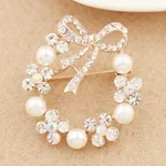 B031 Round Pearl Bow