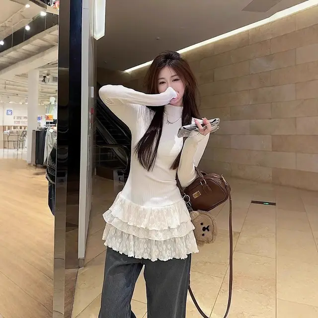 Women's Top Autumn And Winter New Brushed Fleece Long Inner Sleeve With Chic Hem White - Shop at LoveMi